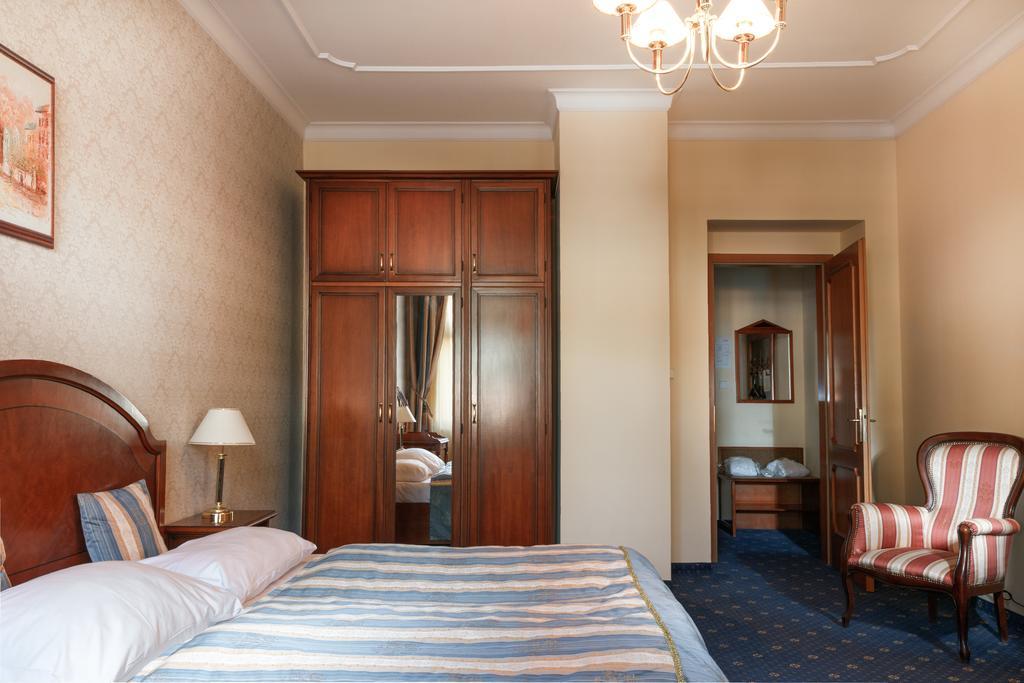 Hotel Ostende Karlovy Vary Exterior photo